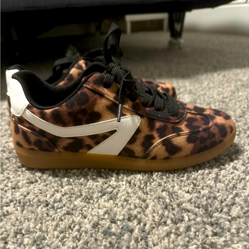 Dolce vita cheetah sneakers NWOT